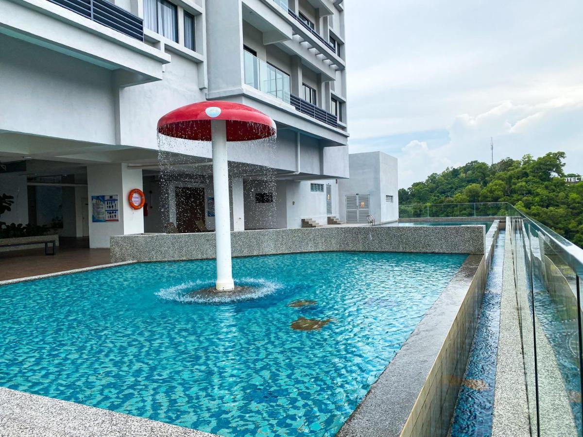 Tamu Place 3-Bedroom Serviced Apartment With Pool Kuala Terengganu Exterior photo